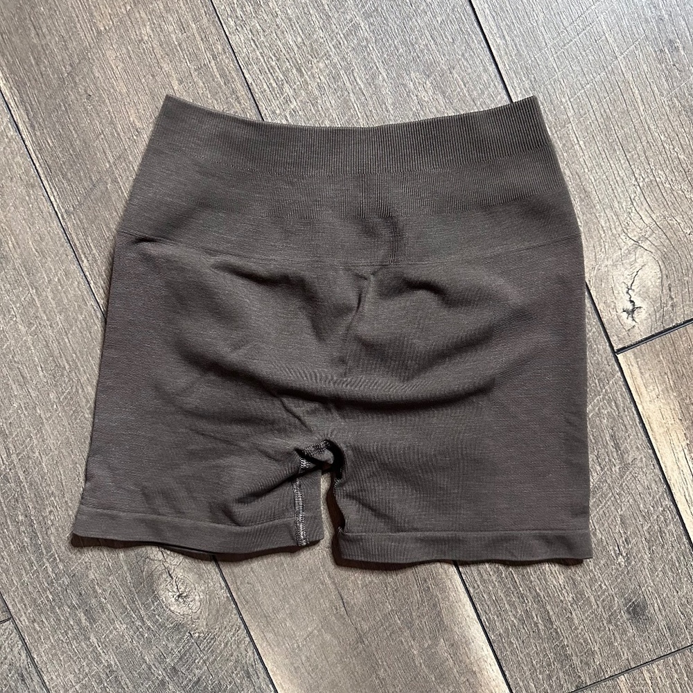 OG 🤎 Alphalete Amplify Shorts